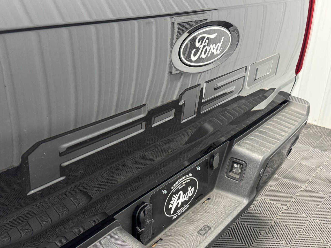 Used 2024 Ford F150 Lariat w/ Equipment Group 502A High AWD/4WD image 8