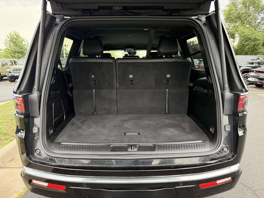 Certified 2024 Jeep Wagoneer Series II w/ Flexible Seating Group AWD/4WD image 33