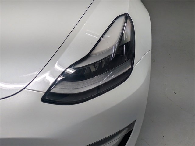 Used 2023 Tesla Model 3 Standard Range image 9