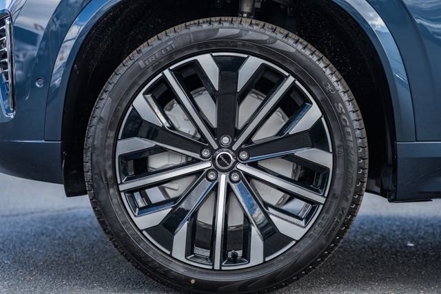 New 2026 Volvo XC90 T8 Plus w/ Protection Package Premier image 17