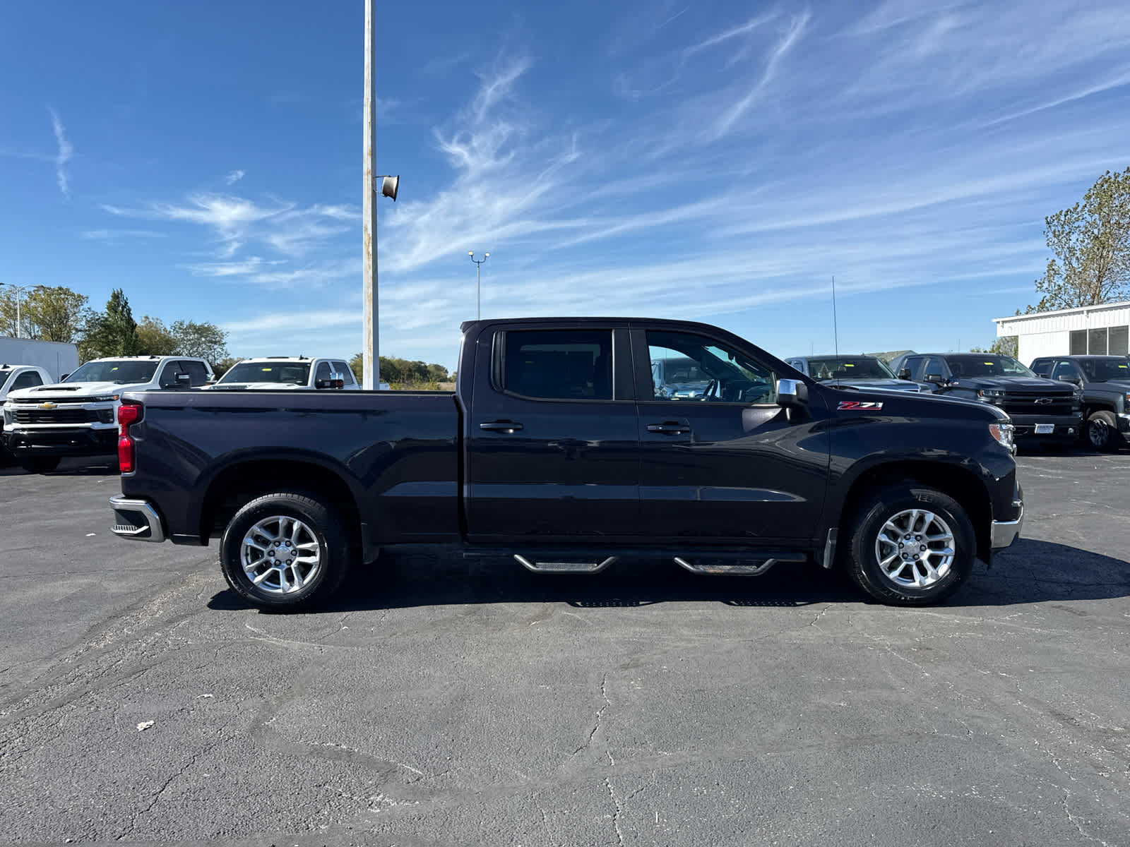 Certified 2022 Chevrolet Silverado 1500 LT AWD/4WD image 6