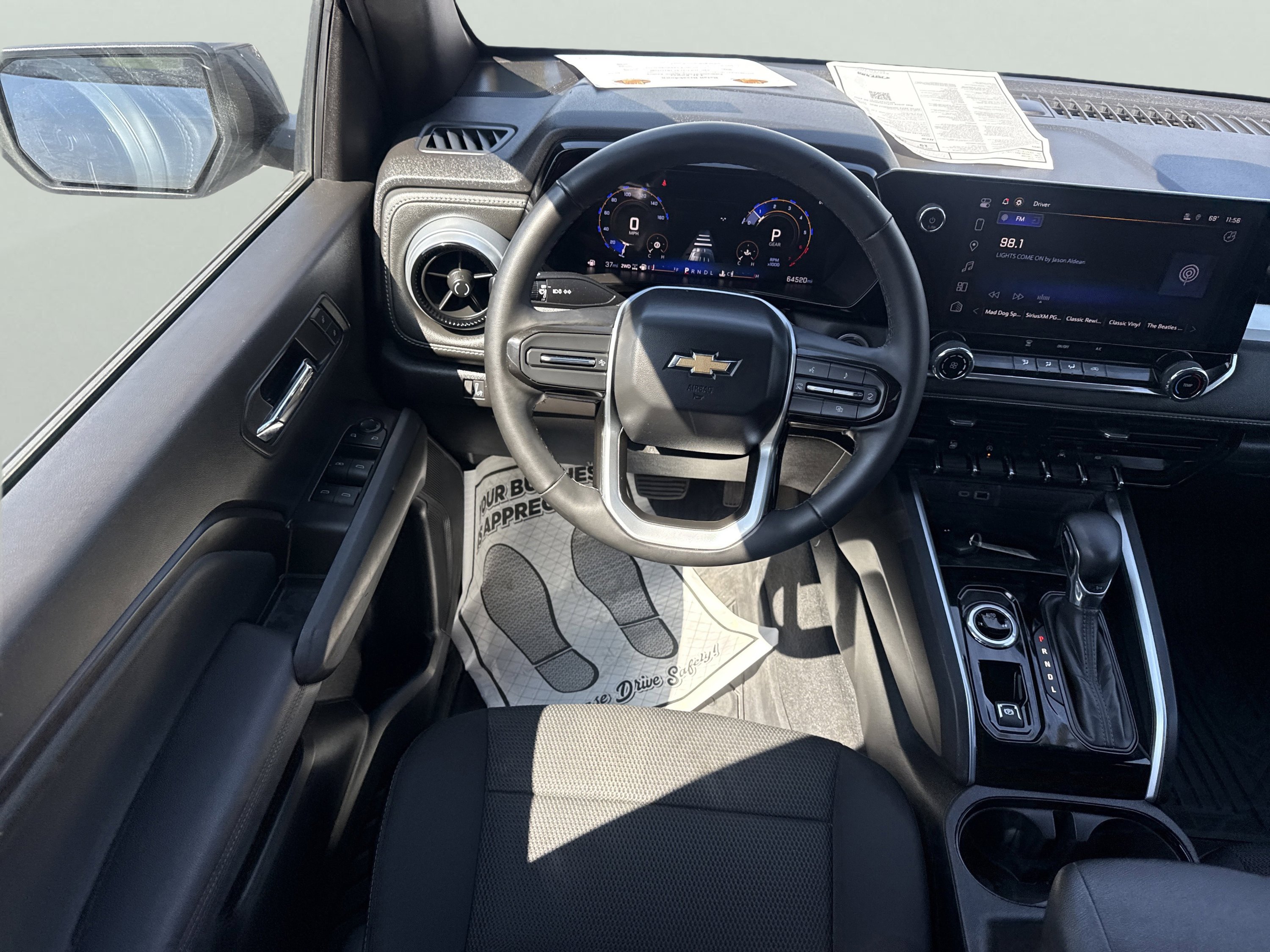 Used 2024 Chevrolet Colorado LT AWD/4WD image 14