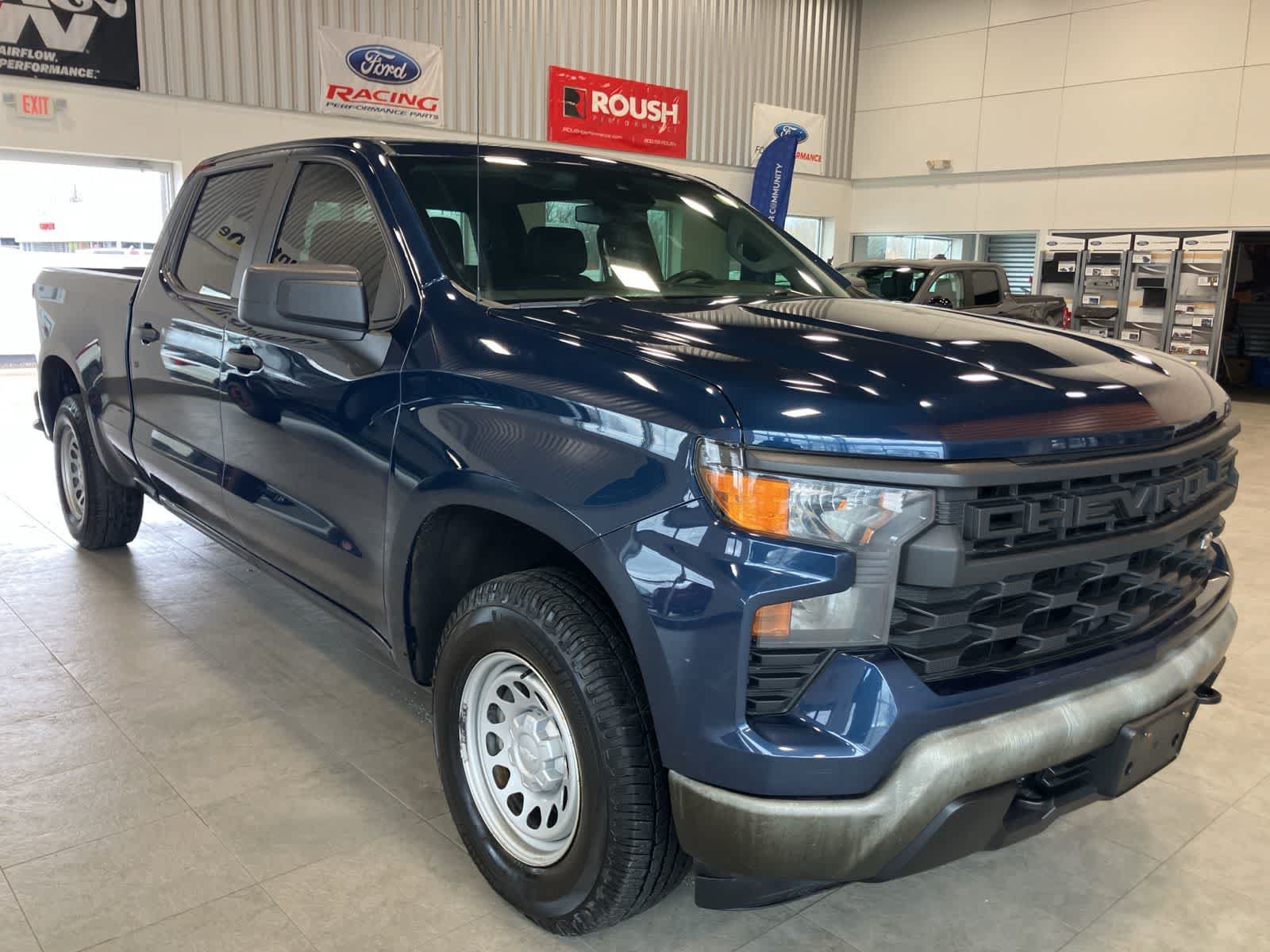 Used 2022 Chevrolet Silverado 1500 W/T w/ WT Value Package AWD/4WD image 3