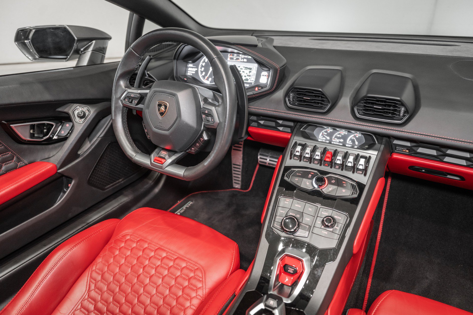 Used 2016 Lamborghini Huracan LP 610-4 AWD/4WD image 18