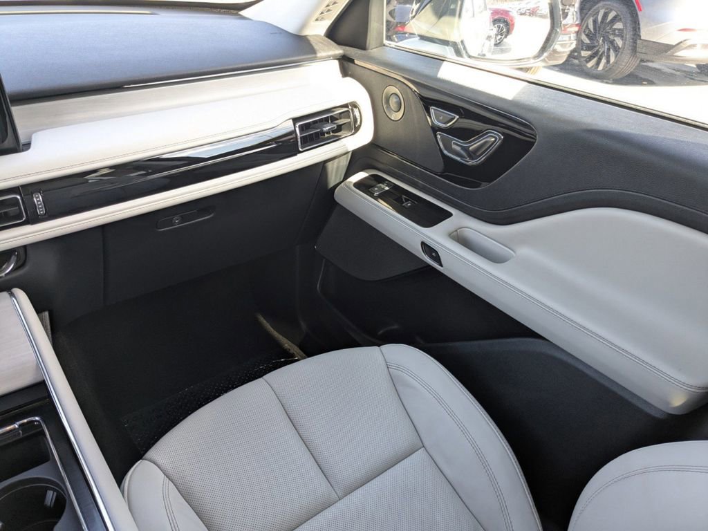 New 2025 Lincoln Aviator Reserve w/ Illumination Package image 18