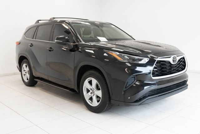 Used 2022 Toyota Highlander L FWD image 9