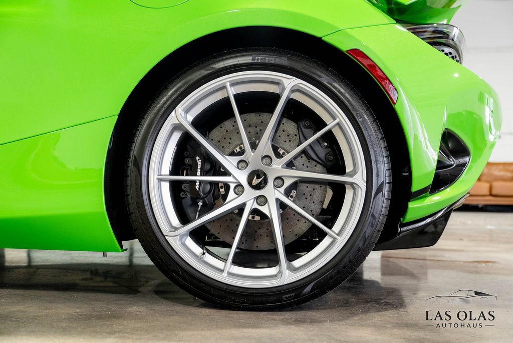 Used 2026 McLaren 750S Spider RWD image 27