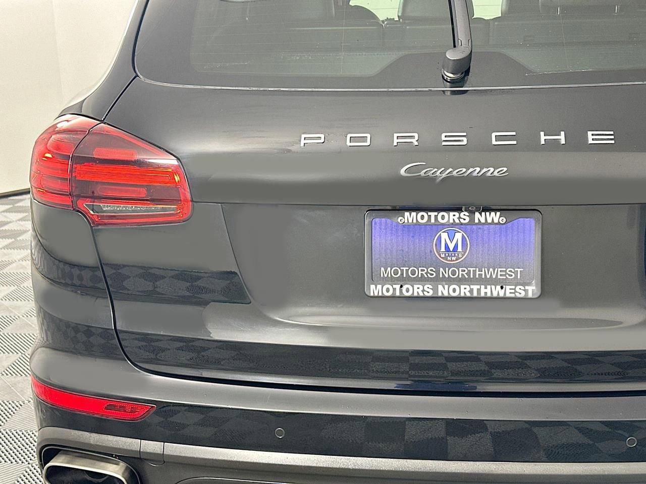Used 2017 Porsche Cayenne Platinum Edition image 13