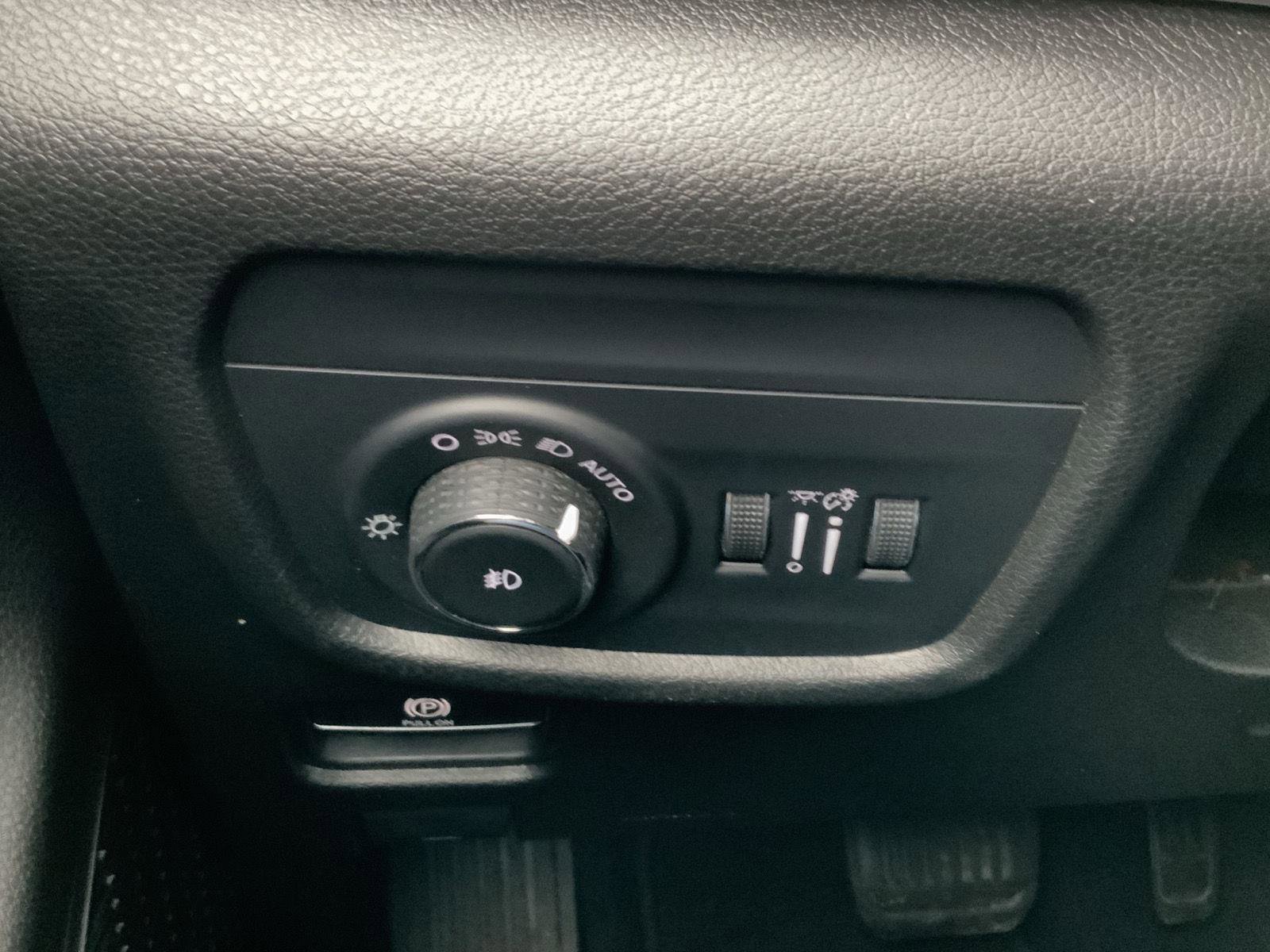 Used 2023 Jeep Grand Cherokee L Limited image 35