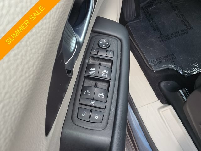 Certified 2023 Chrysler Pacifica Touring-L FWD image 15