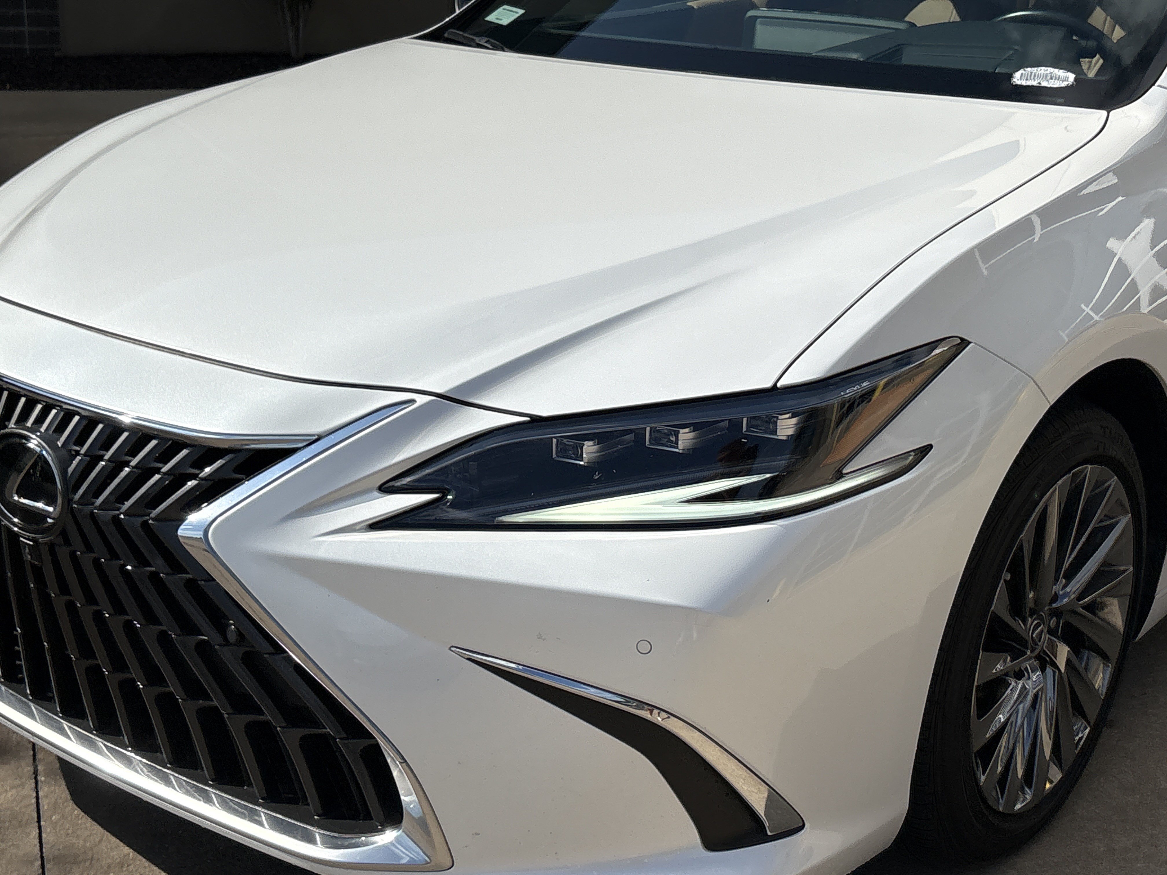 Certified 2025 Lexus ES 350 Ultra Luxury FWD image 6