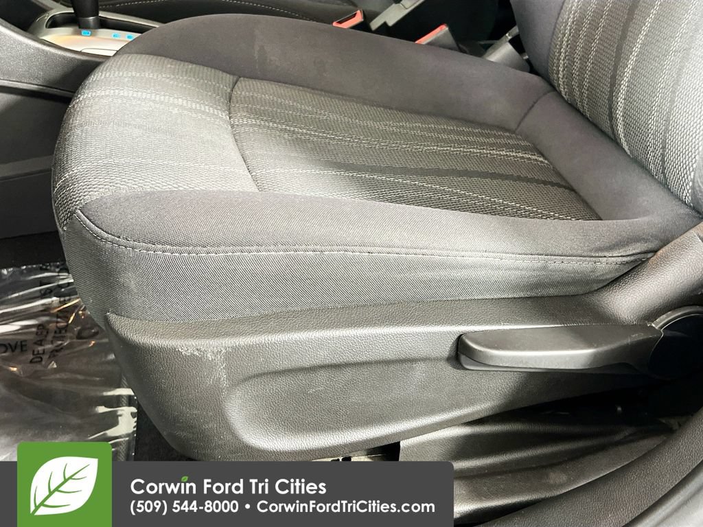 Used 2015 Chevrolet Sonic LT w/ Fun and Sun Package FWD image 22