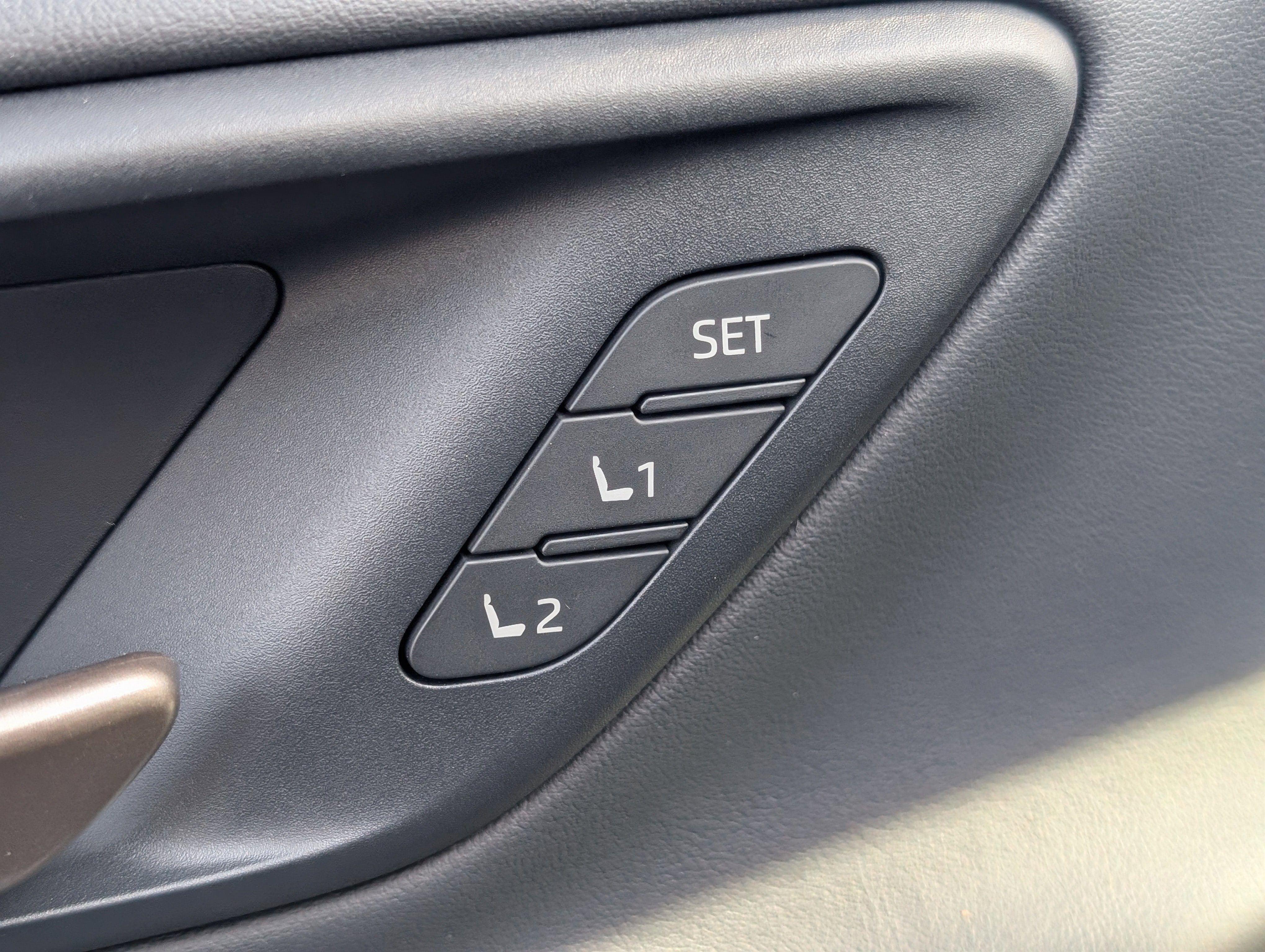 New 2025 Toyota Crown Signia image 24