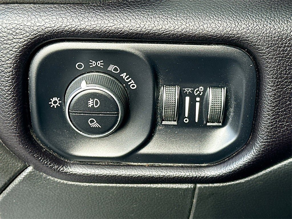 Used 2022 RAM 3500 Laramie image 10