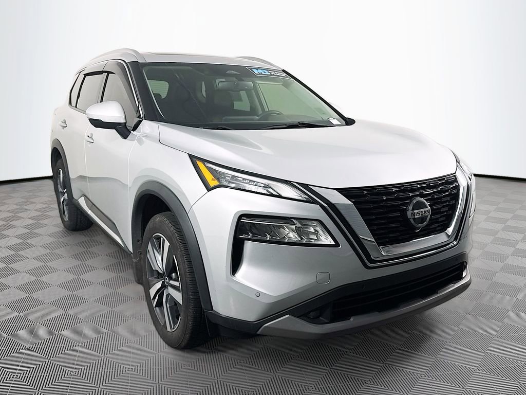 Used 2021 Nissan Rogue SL w/ Premium Package image 3