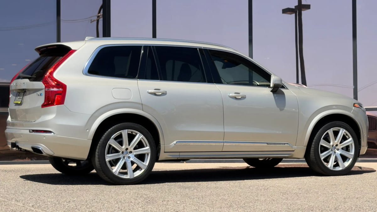 Used 2017 Volvo XC90 T6 Inscription w/ Vision Package AWD/4WD image 19