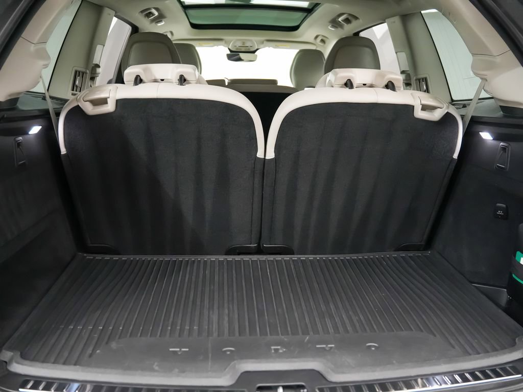 Used 2025 Volvo XC90 T8 Plus w/ Protection Package Premier AWD/4WD image 13