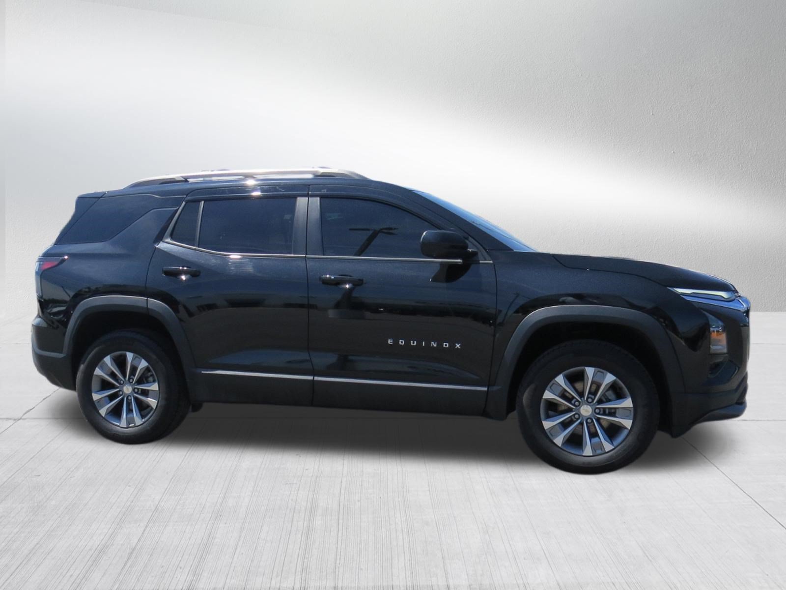 Used 2025 Chevrolet Equinox LT w/ Convenience Package II AWD/4WD image 2
