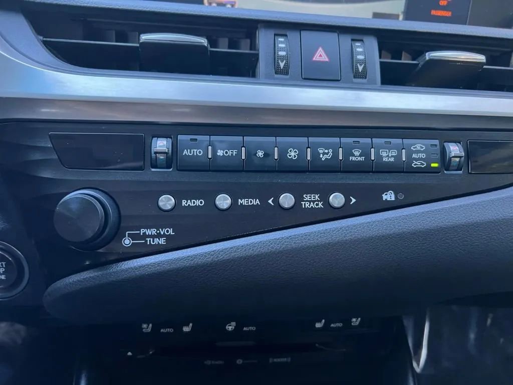 Used 2020 Lexus ES 350 ES 350 Sedan 4D image 41