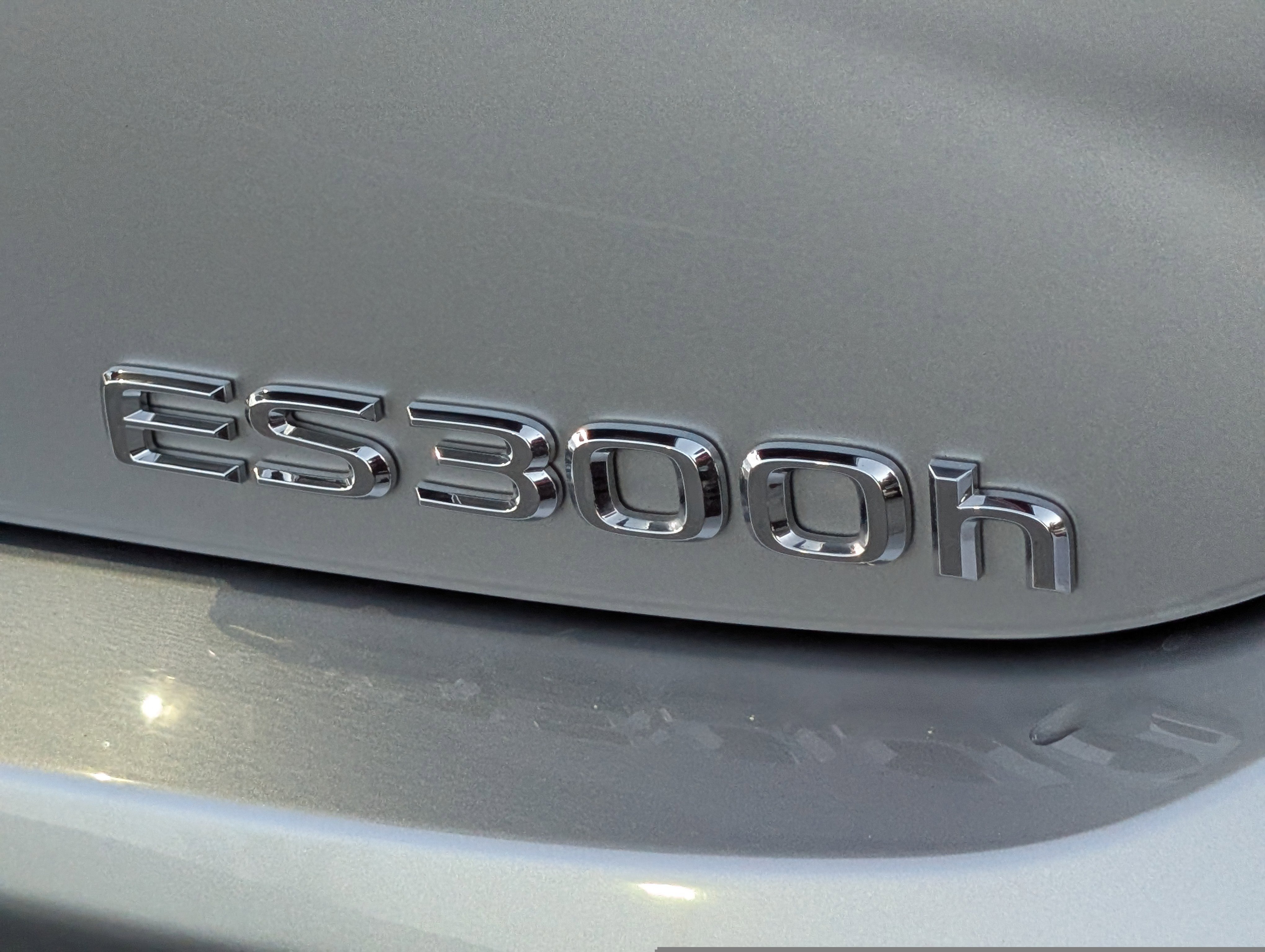 Certified 2025 Lexus ES 300h w/ Premium Package image 9