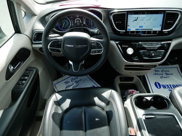 Used 2023 Chrysler Pacifica Touring-L FWD image 9