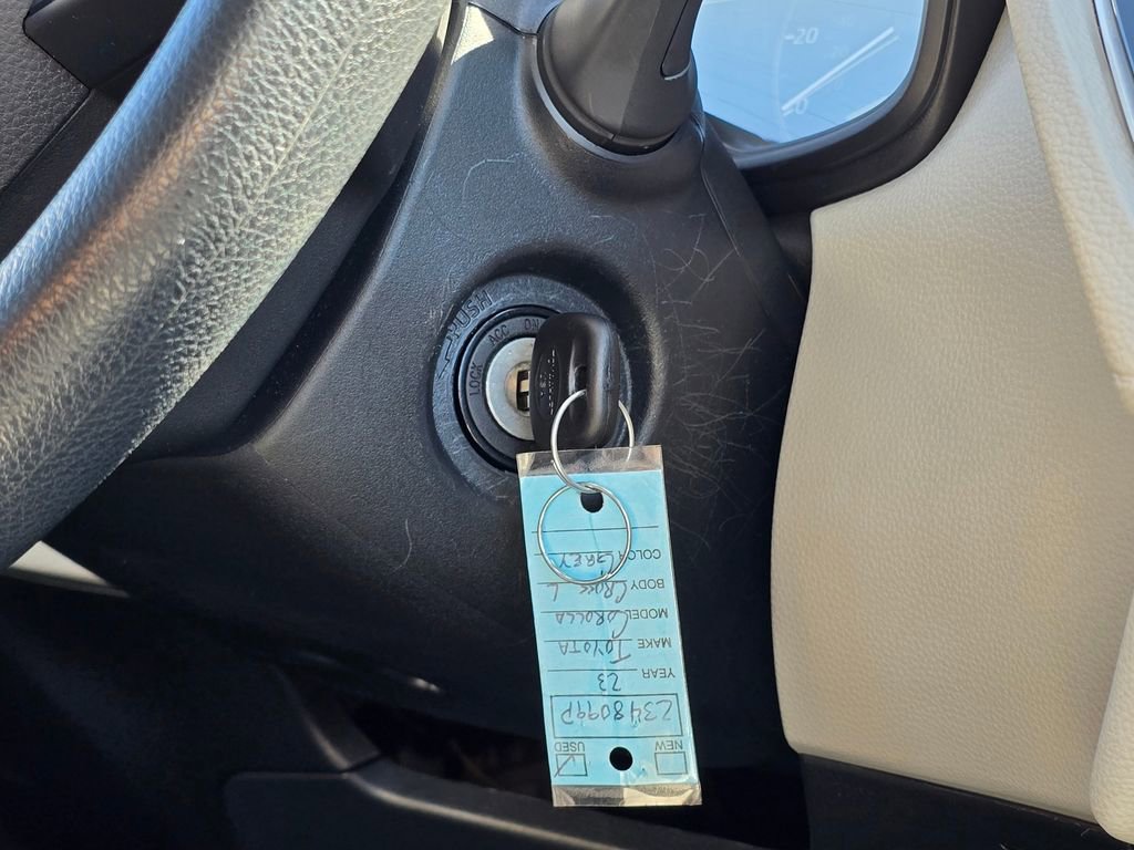 Used 2023 Toyota Corolla Cross L image 36
