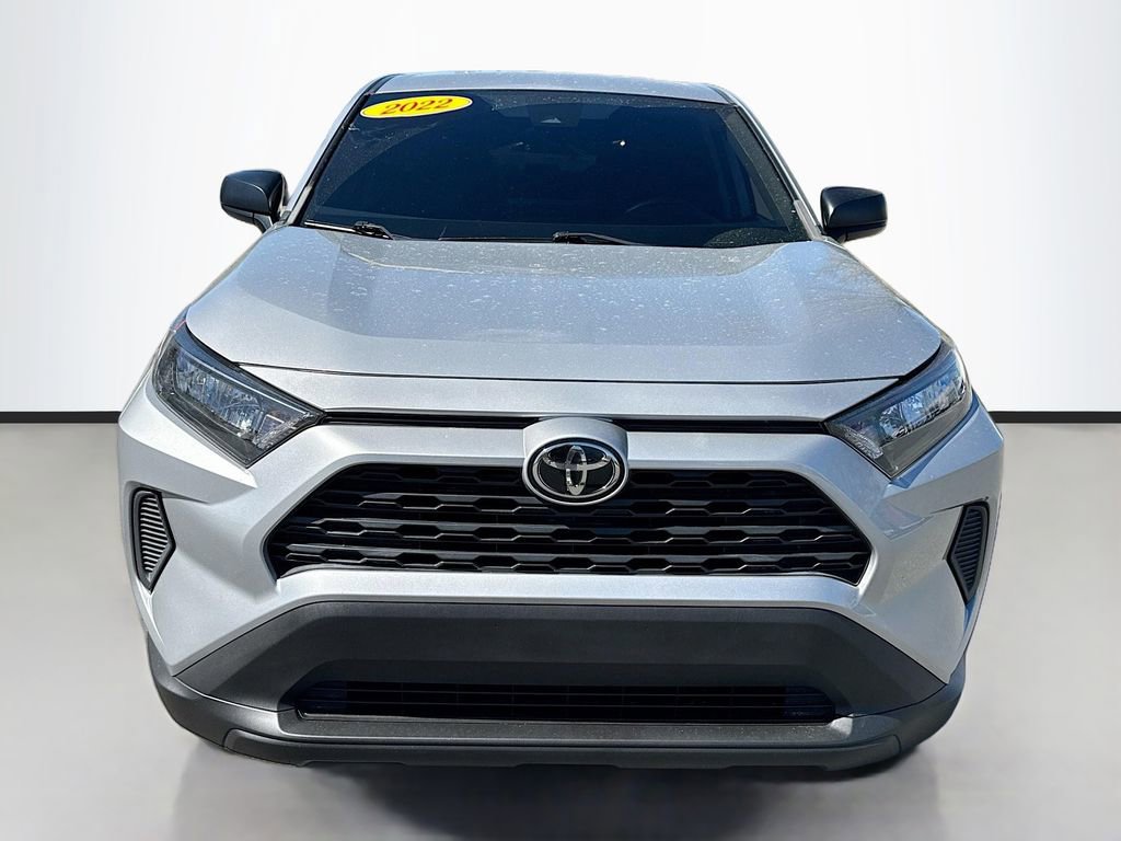 Used 2022 Toyota RAV4 LE video 2