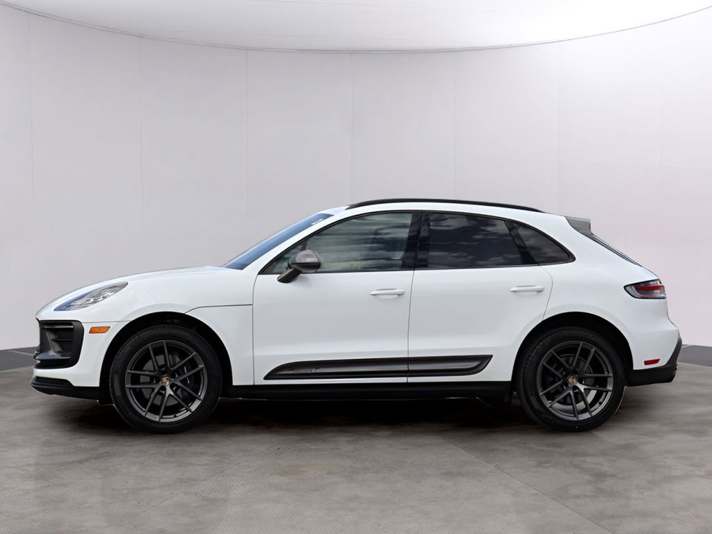 Certified 2025 Porsche Macan Turbo image 2