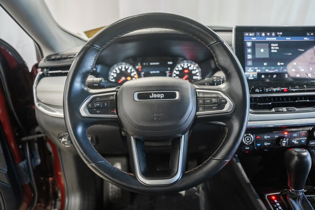 Used 2022 Jeep Compass Limited image 34