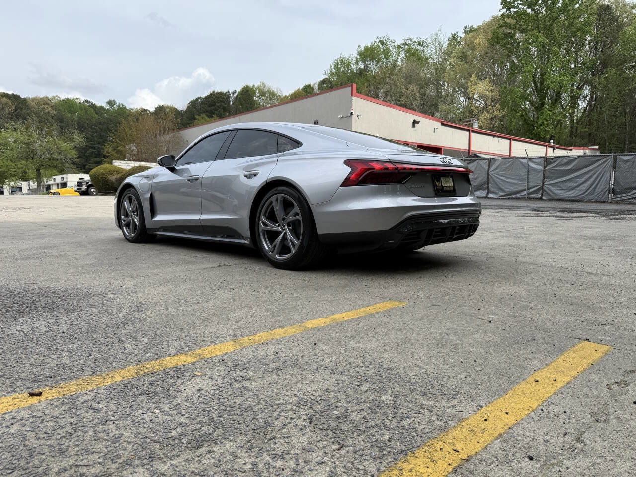 Used 2022 Audi e-tron GT Premium Plus image 11