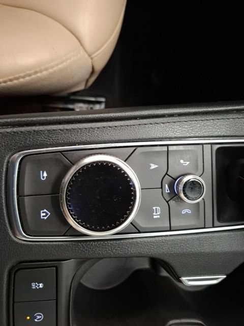Used 2025 Cadillac XT4 Premium Luxury FWD image 31