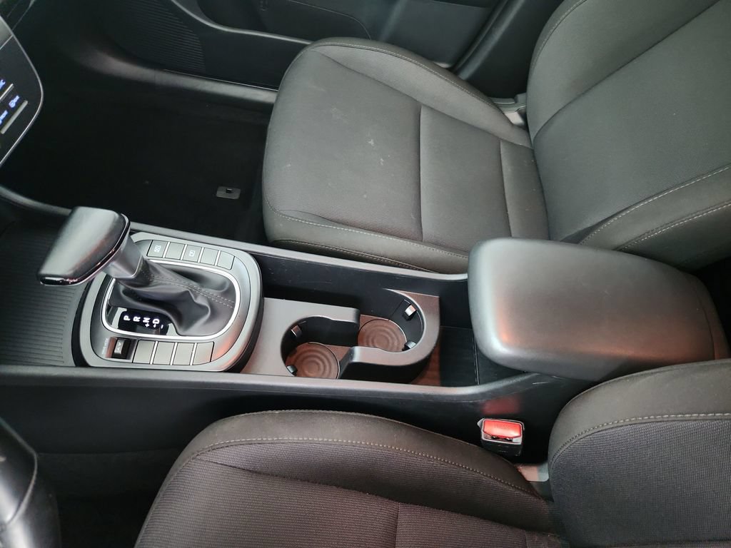 Used 2025 Hyundai Kona SEL FWD image 31