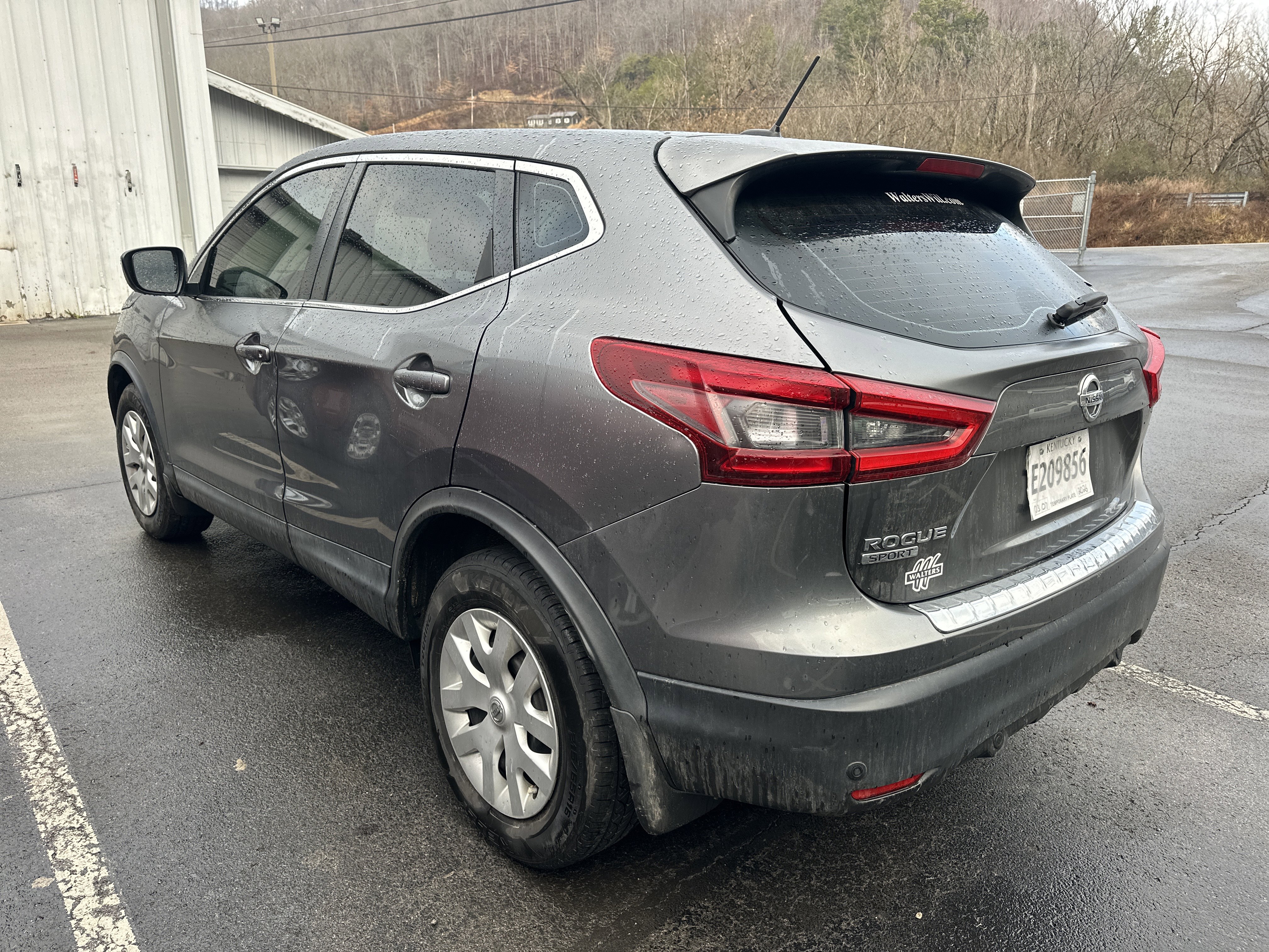 Used 2020 Nissan Rogue Sport S image 4