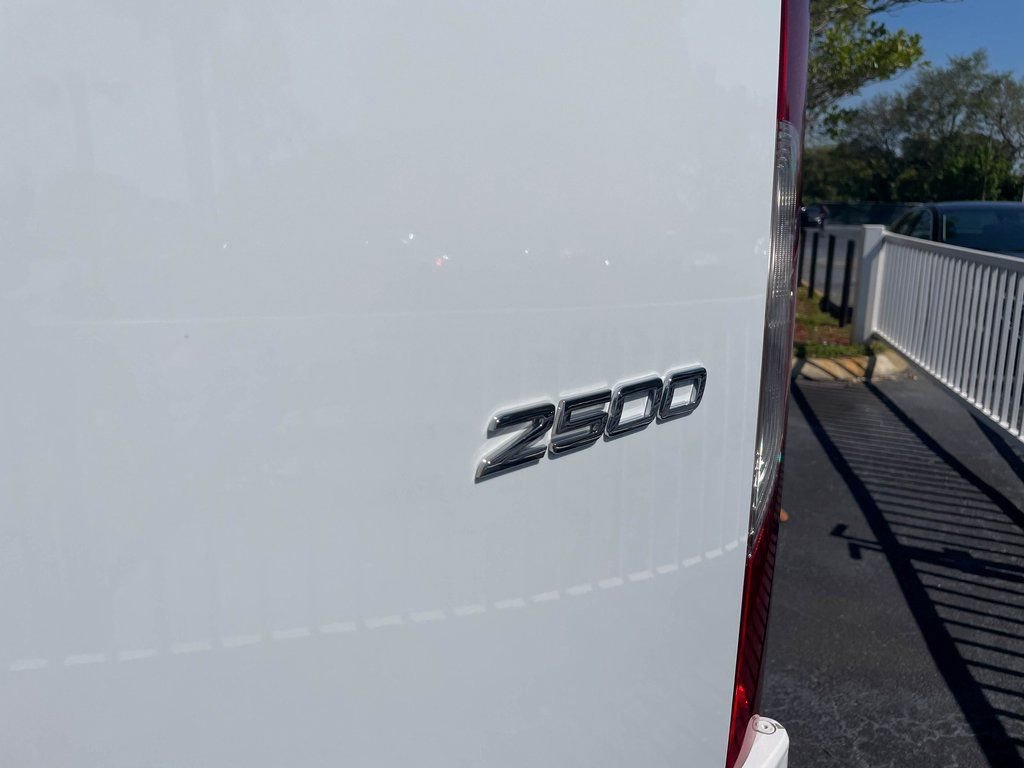 Used 2025 Mercedes-Benz Sprinter 2500 image 38