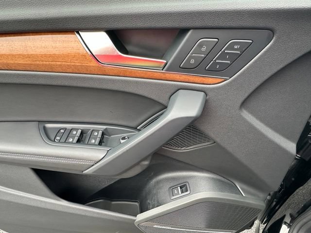 Used 2023 Audi Q5 2.0T Premium Plus w/ Premium Plus Package AWD/4WD image 22