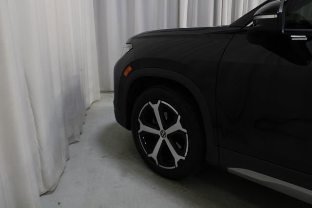 Used 2025 Volkswagen Tiguan SE FWD image 27