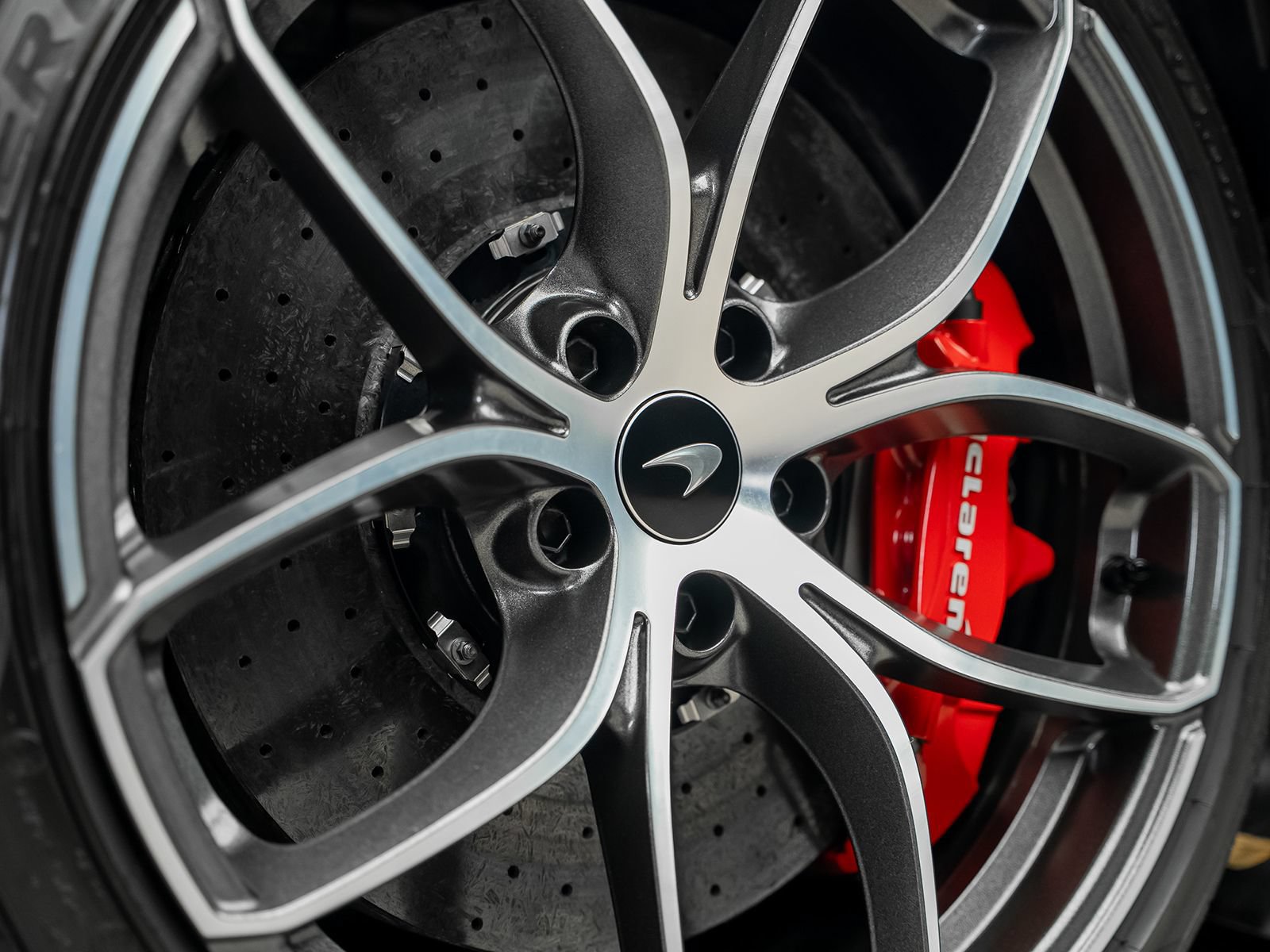 Used 2022 McLaren 720S Performance RWD image 24