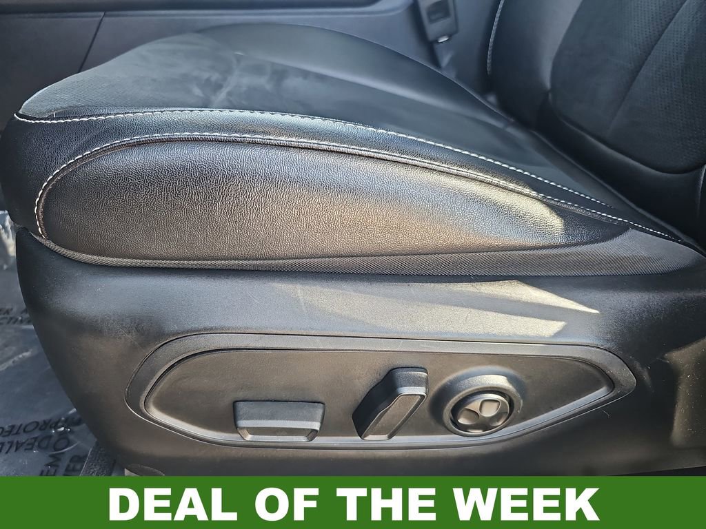 Used 2023 Jeep Grand Cherokee L Laredo image 29