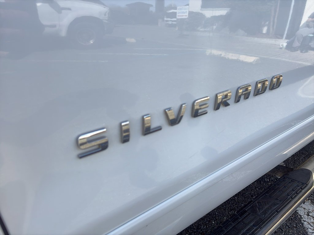Used 2018 Chevrolet Silverado 1500 LT w/ All Star Edition AWD/4WD image 3