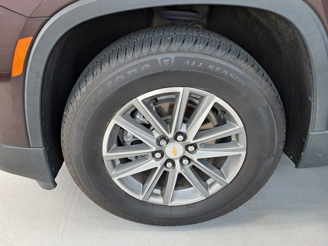 Used 2022 Chevrolet Traverse LT FWD image 33