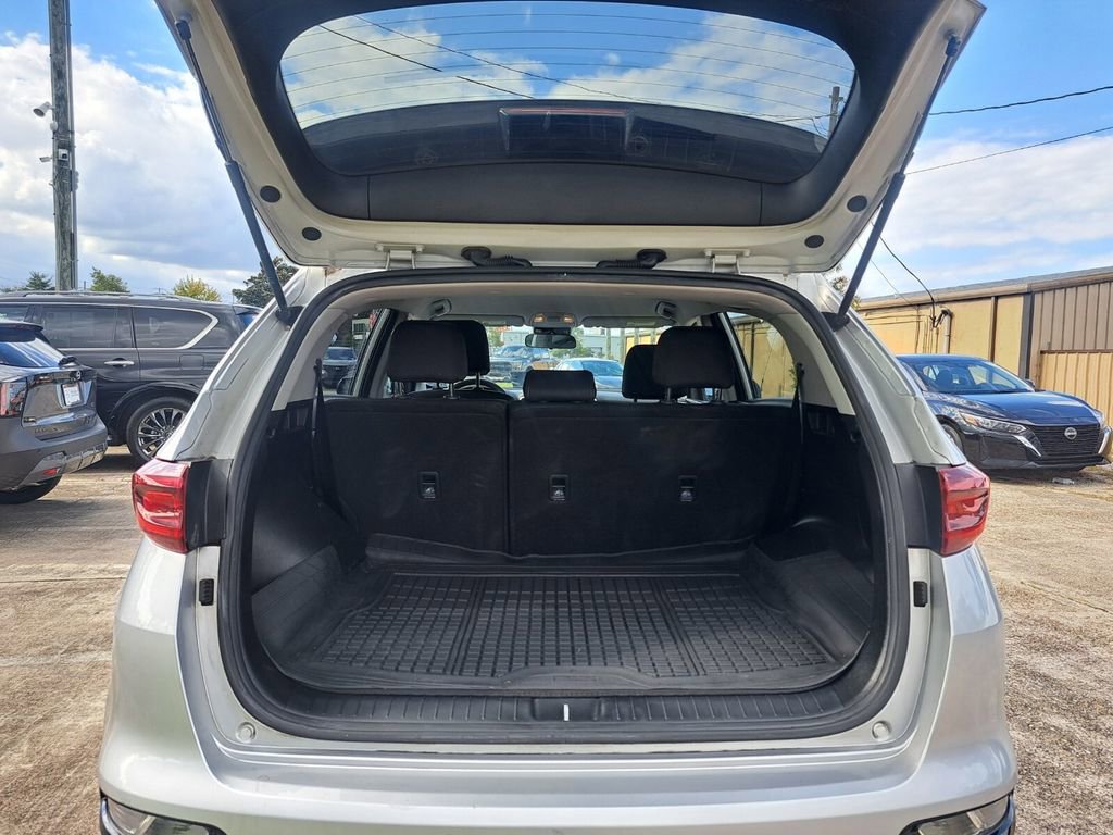 Used 2020 Kia Sportage LX image 25