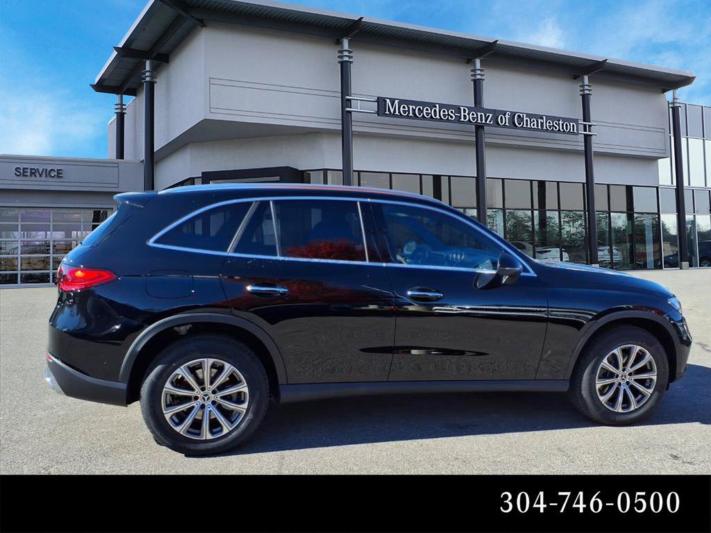 Used 2026 Mercedes-Benz GLC 300 4MATIC image 2