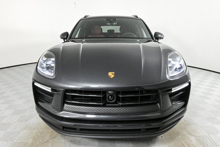New 2025 Porsche Macan image 34