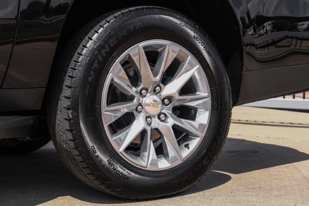 Used 2026 Chevrolet Suburban Premier AWD/4WD image 55