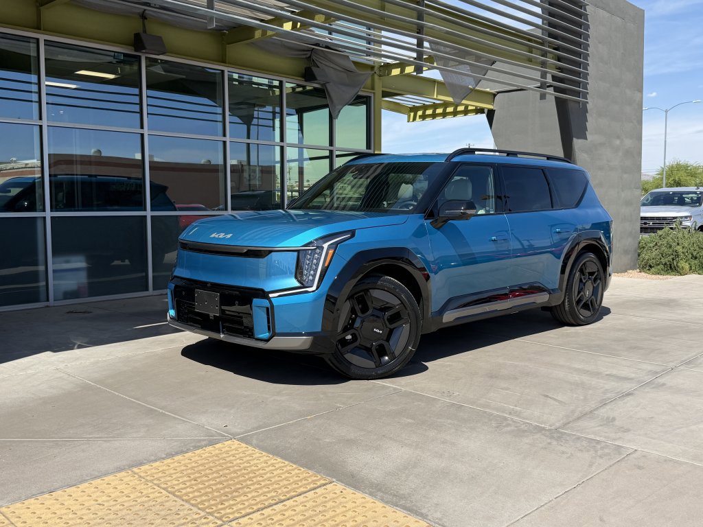 Used 2026 Kia EV9 GT-Line image 1