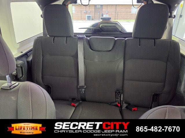 Used 2023 Jeep Wrangler Unlimited Sahara AWD/4WD image 27
