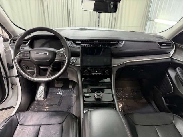 Used 2023 Jeep Grand Cherokee Limited w/ Luxury Tech Group II AWD/4WD image 12