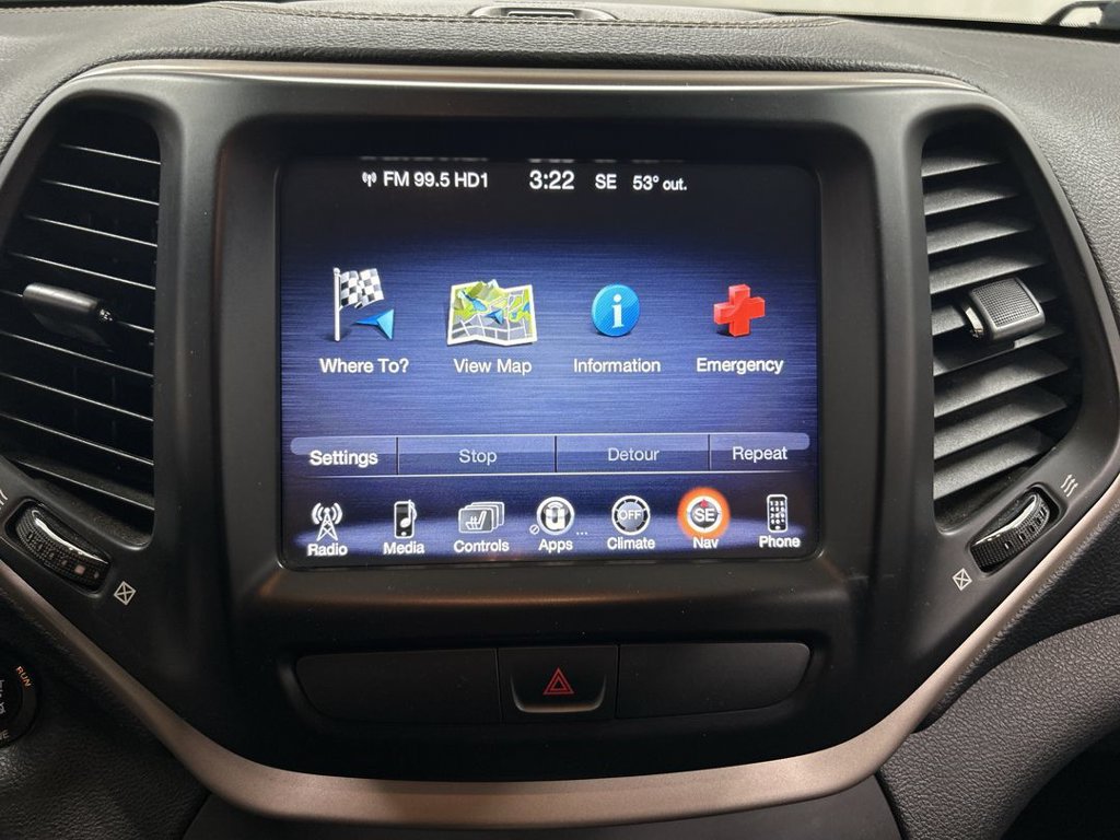 Used 2016 Jeep Cherokee Limited AWD/4WD image 16