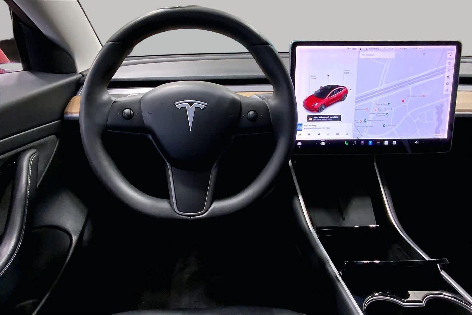 Used 2020 Tesla Model 3 Standard Range RWD image 5