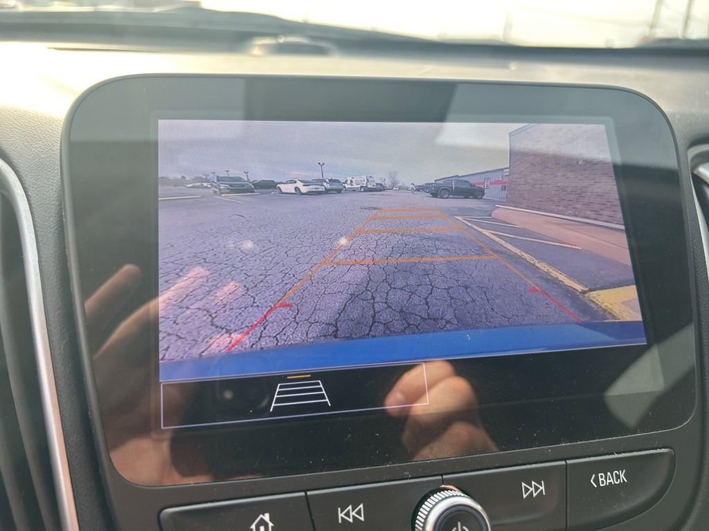 Used 2025 Chevrolet Malibu LT image 30